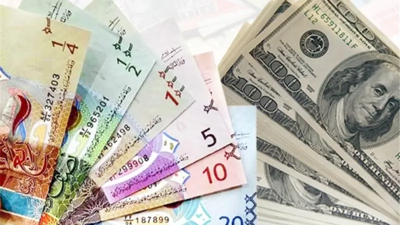 الدولار يتراجع وسط التركيز على احتمالية خفض الفائدة بأميركا