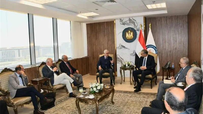 يوفر 40% من فاتورة الاستيراد.. افتتاح مجمع إنتاج السولار في أسيوط