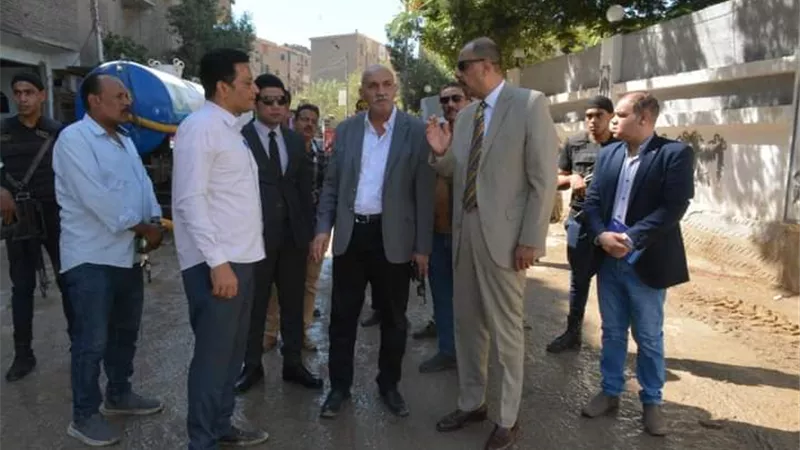 محافظ سوهاج يتفقد أعمال إصلاح كسر ماسورة مياه بمدينة ناصر