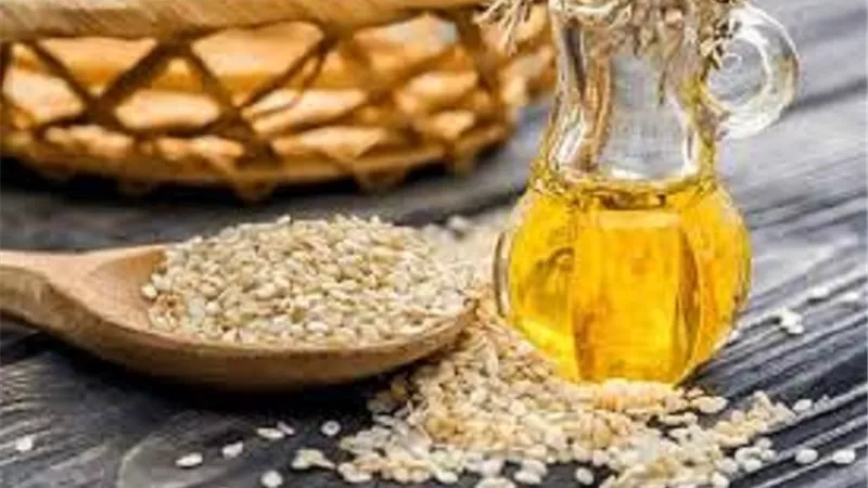 تعزيز صحة القلب والجهاز الهضمي .. أهم فوائد زيت السمسم الصحية