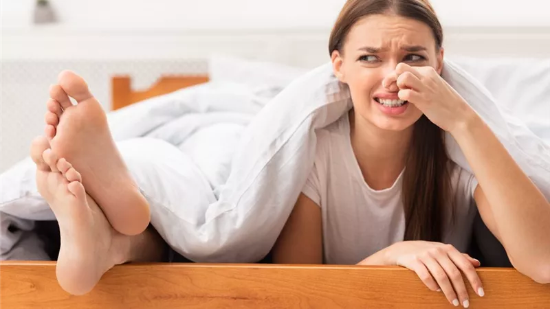 تعرف على أسباب رائحة القدمين الكريهة