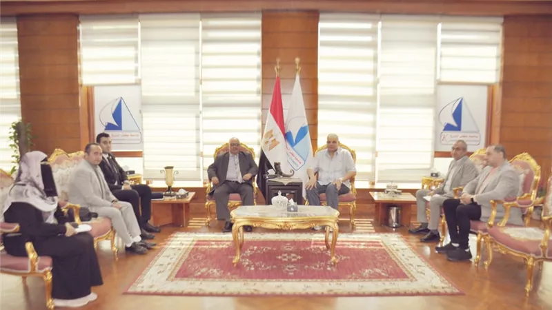دسوقي يستقبل مستشار وزير المالية لشئون برامج الموازنة