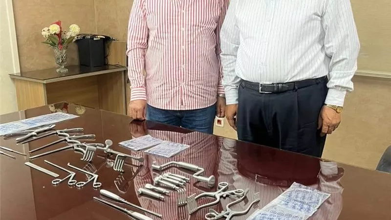 النائب كمال دنيا يقدم أدوات طبية لمستشفي الخانكة التخصصي