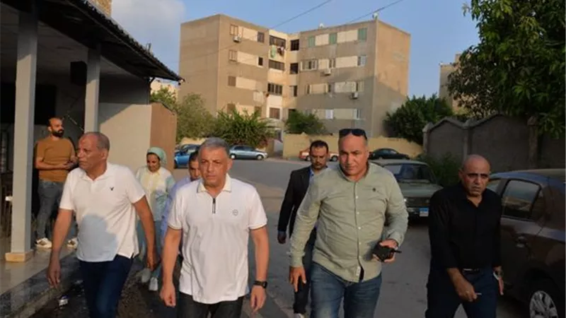 محافظ الإسماعيلية يوجه بتحسين النظافة ومراجعة التراخيص بحي ثالث