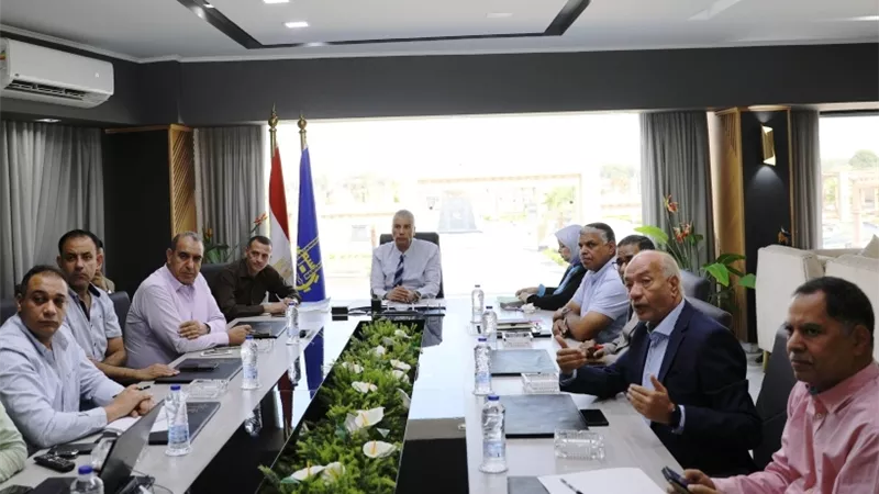 اسماعيل كمال يتابع اللمسات النهائية لمشروع محور بديل خزان أسوان ا