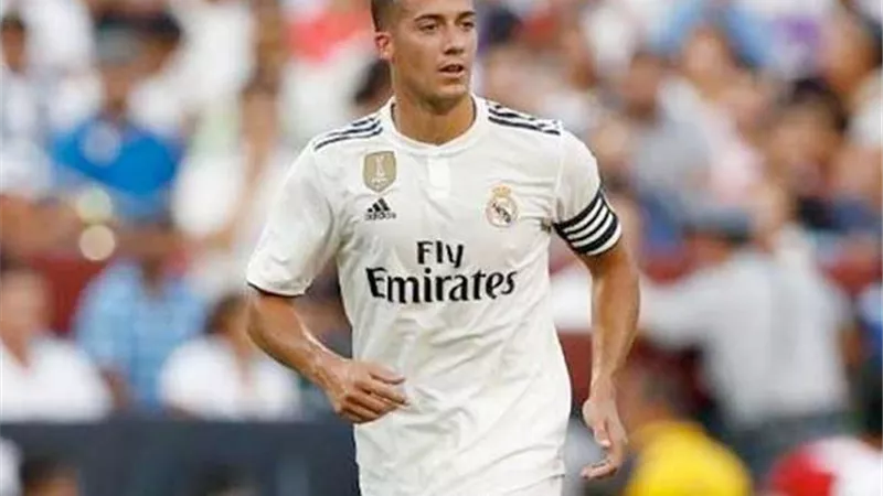 فاسكيز يمدد تعاقده مع ريال مدريد لموسم واحد