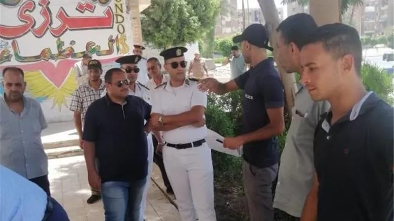 جهاز مدينة ١٥مايو يغلق ويشمع 14 محلًا مخالفًا