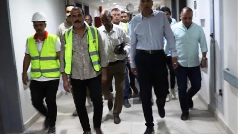 محافظ أسوان يشدد على سرعة تجديد مستشفى نصر النوبة المركزى