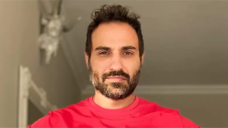 أحمد فهمي يعلن عن مسابقة لجمهوره من مسلسل 