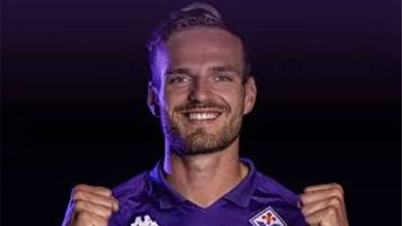 فيورنتينا يضم 