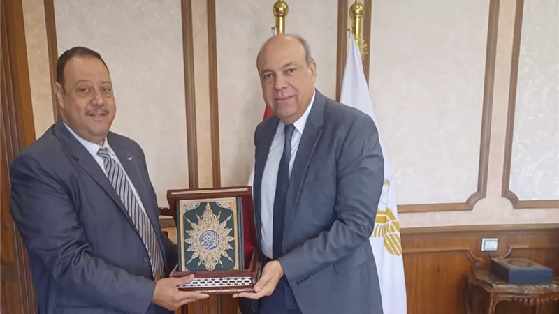 الحفنى : تكاتف العاملين بهدف الإرتقاء بالمنظومة