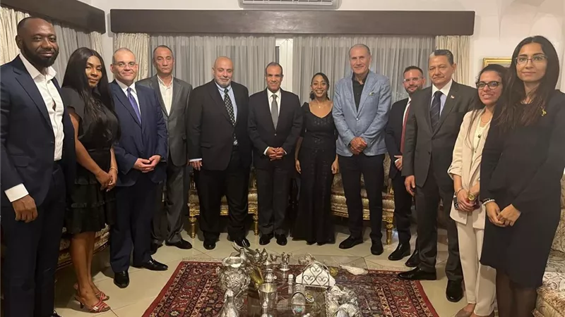 وزير الخارجية والهجرة يلتقي مع كبار رجال الأعمال الغانيين