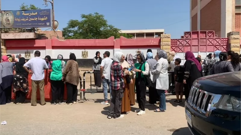 طلاب الثانوية العامة بأسيوط اختلفوا حول امتحان الديناميكا