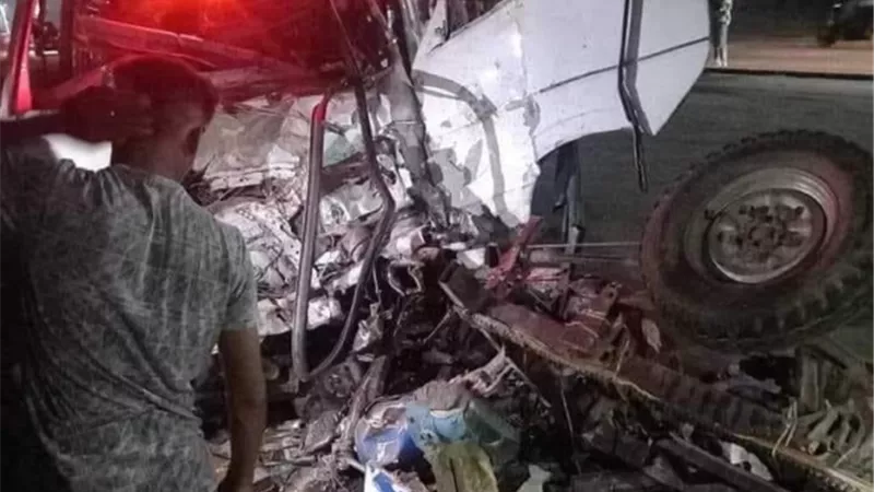 مصرع ٣ شباب واصابة ٤ فى تصادم فى ببا