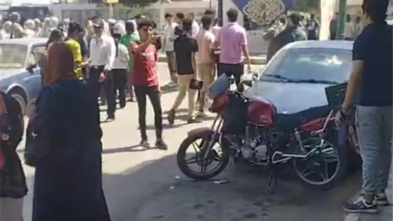 البهجة على وجوه الطلاب وأسرهم في اخر امتحانات الثانويه بالمنيا