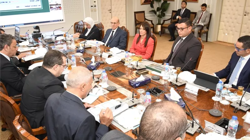 وزير الإسكان يعرض محاور العمل المرتبطة بهيئة المجتمعات العمرانية