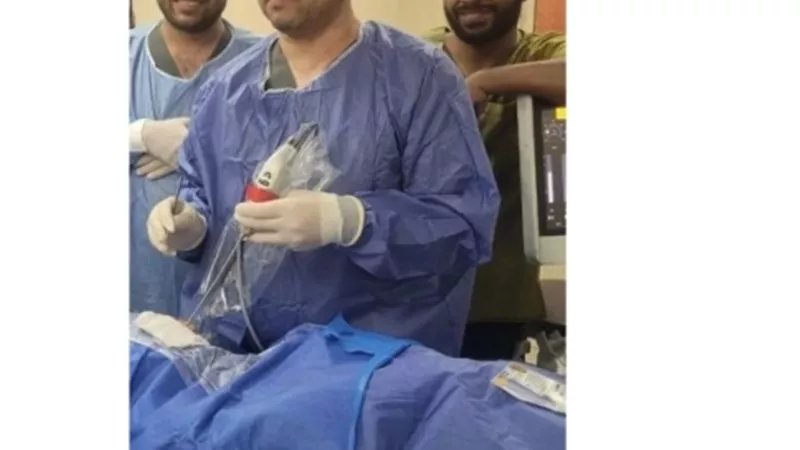 فريق طبي بجامعة سوهاج ينجح في توصيل عظيمات الأذن الوسطي لمريض