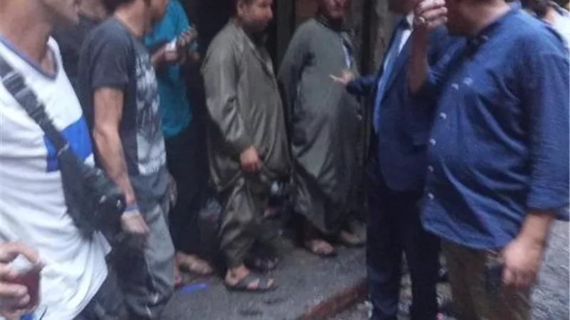 بالصور.. وزير العمل يتفقد موقع حريق حارة اليهود ويتابع حالة المُصابيين من داخل المستشفى