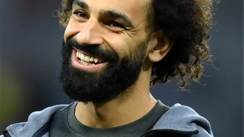 محمد صلاح من كواليس جلسة تصوير ليفربول للموسم الجديد .. فيديو