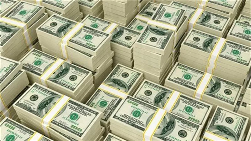 ضبط قضايا إتجار بالنقد الأجنبي بقيمة 3 ملايين جنيه خلال 24 ساعة