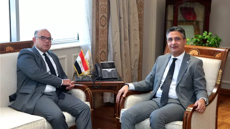 وزير التموين يبحث آليات تنشيط البورصة السلعية