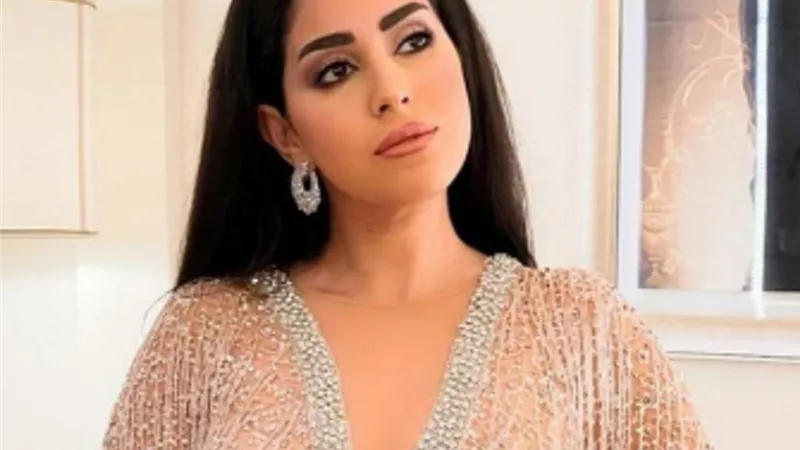 معجب يعلن موعد زواجه من آيتن عامر .. والفنانة : 