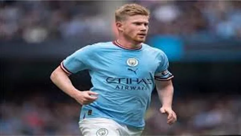 ديلي ميل: دي بروين يوافق على الانتقال إلى اتحاد جدة السعودي
