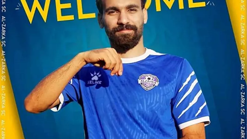 محمد حجازى وقع لنادى اسوان