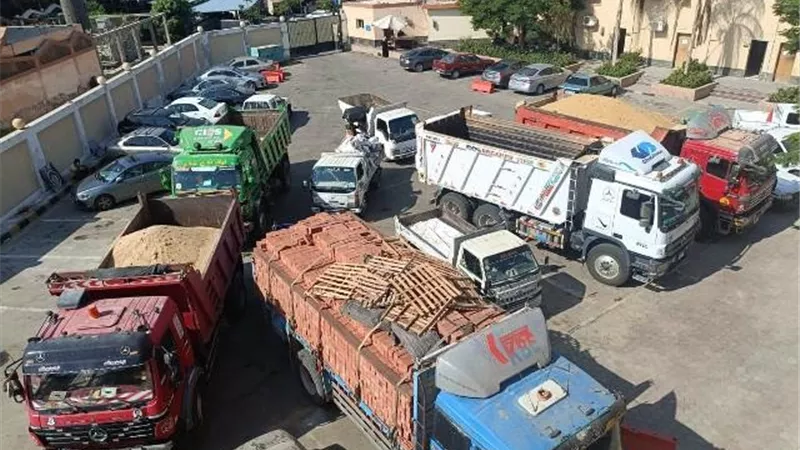 عبدالمقصود: جهاز الشروق يتحفظ على 5 مُعدات و 3 تروسيكل للنباشين..