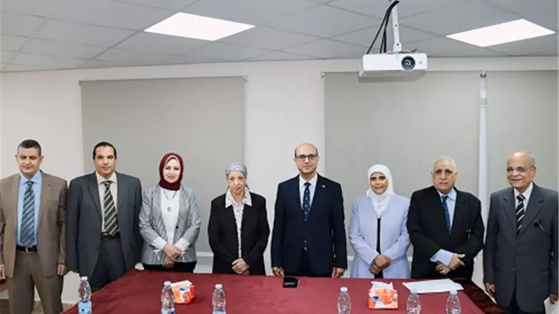 رئيس جامعة أسيوط يرأس لجنة اختيار عميد كلية الصيدلة