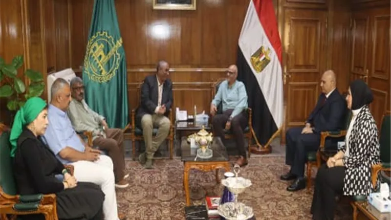 محافظ القليوبية يلتقي وفدا من أعضاء مجلس إدارة نادى بنها الرياضي