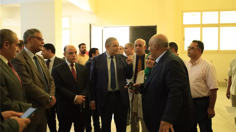 محافظ كفر الشيخ يتفقد ورش ومعامل كلية الهندسة