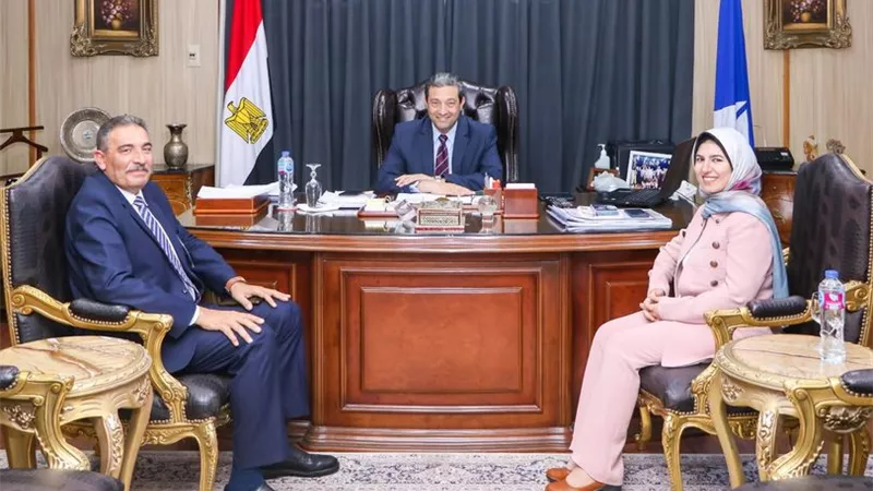 رئيس ميناء دمياط يهنئ المحافظ بمنصبه الجديد