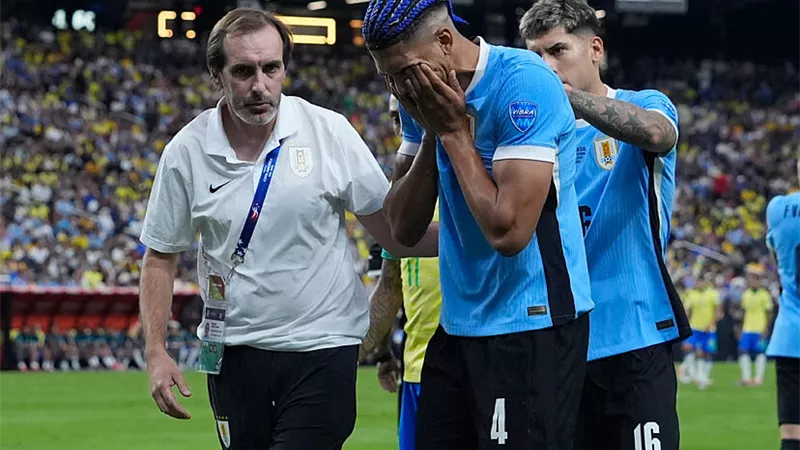 رسميًا.. برشلونة يعلن خضوع أراوخو لجراحة عاجلة وموعد عودته