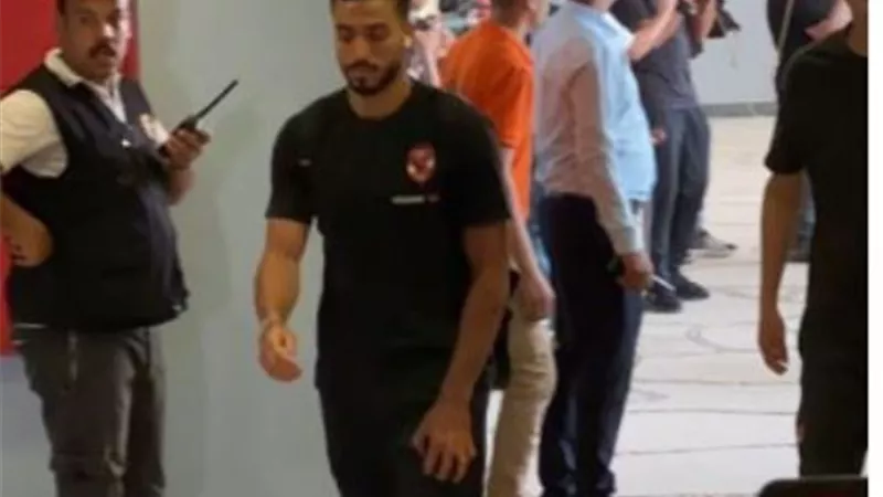 وصول الأهلي لملعب المباراة لمواجهة بيراميدز