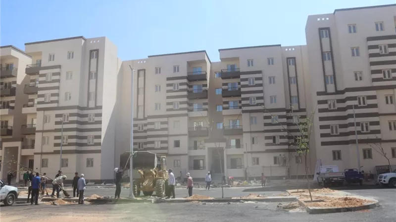 بهجات يشيد بجهود تنفيذ مشروعات الإسكان الاجتماعي بالعاشر من رمضان