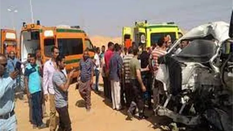 مصرع 2 وإصابة 8 فى تصادم ميكروباص مع نقل ثقيل على طريق قنا سفاجا