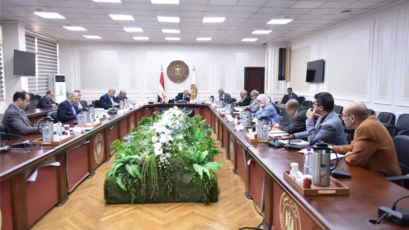 جبران :دعم خطط التدريب وتأهيل الشباب لسوق العمل من أولويات الجمهورية الجديدة