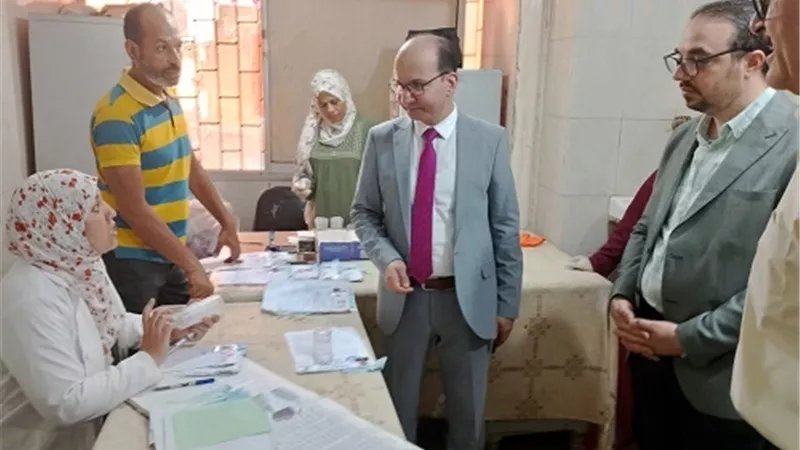 وكيل صحة القليوبية يحيل لجنة صرف الألبان الصناعية ببنها للتحقيق