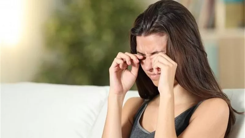 عادات يومية تتسبب في جفاف العين .. احذرها