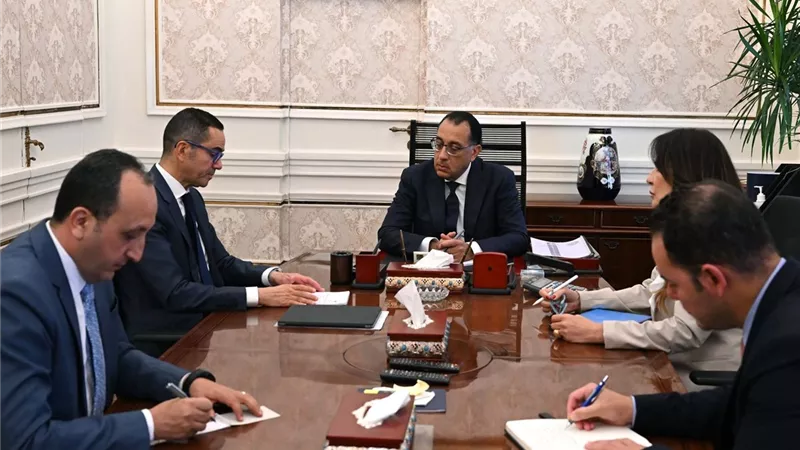 رئيس الوزراء يستعرض مع وزير الاستثمار أبرز ملفات العمل