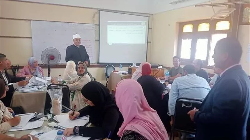 دورة التقويم الذاتي والمراجعة الداخلية لمعلمي الأزهر بالقليوبية