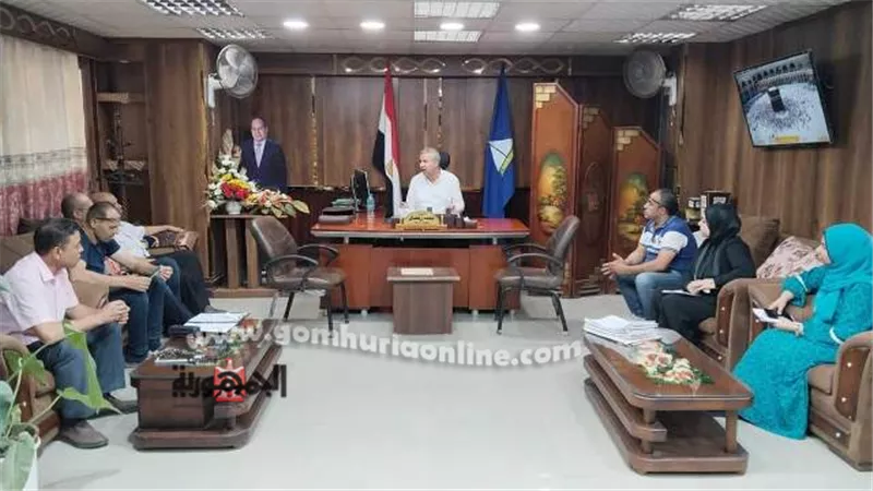 مدير تعليم دمياط يناقش الخطة الإستثمارية للعام الدراسي الجديد