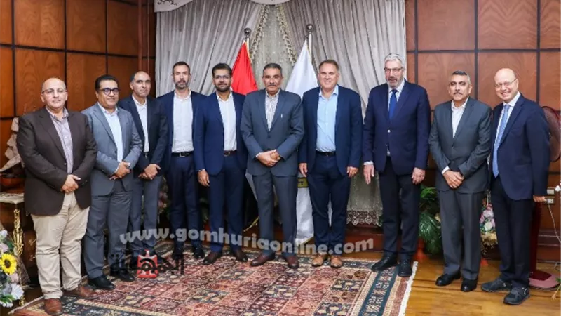 رئيس ميناء دمياط يستقبل تحالف تشغيل محطة حاويات تحيا مصر ١