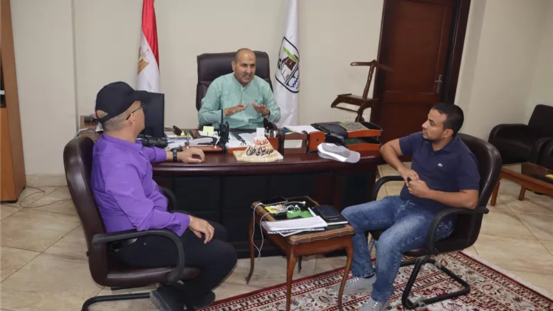 سكرتيربنى سويف يناقش الموقف التنفيذي لمشروع محور الفشن