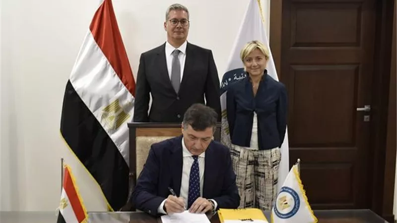 الاتفاق مع إينى لتكثيف الاستكشاف بمناطق امتيازها فى مصر