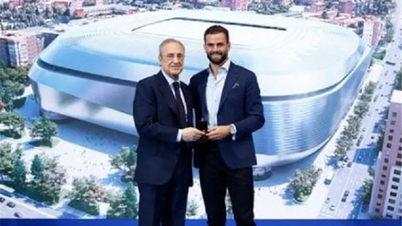ناتشو فيرنانديز يودع ريال مدريد قبل الرحيل للدوري السعودي - شاهد