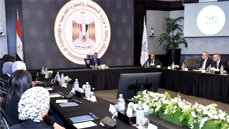 وزير الاستثمار يشهد مراسم القسم القانوني لـ 8 من الملحقين التجاريين