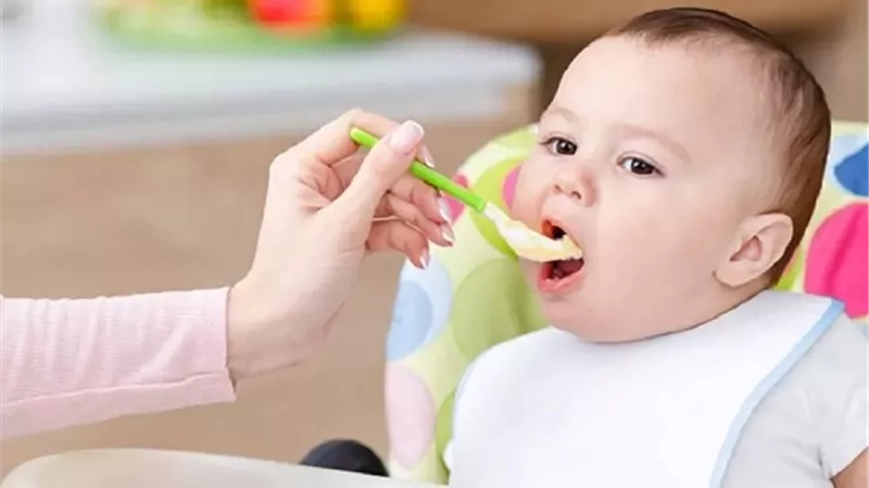 عدد الوجبات المناسب للطفل يوميًا