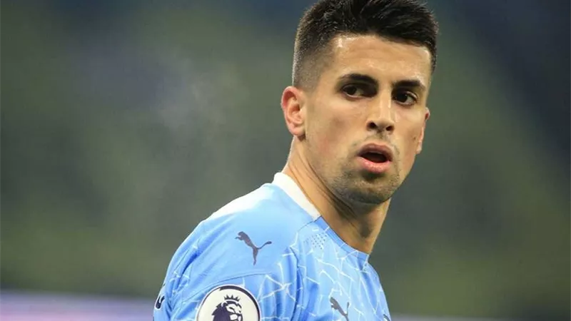 صدمة لـ برشلونة.. مانشستر سيتي يرفض الاستغناء عن كانسيلو